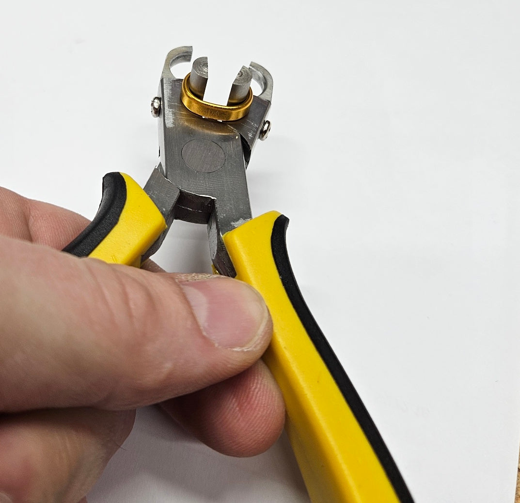 Single-Hole Closing Pliers by American Bird Bands